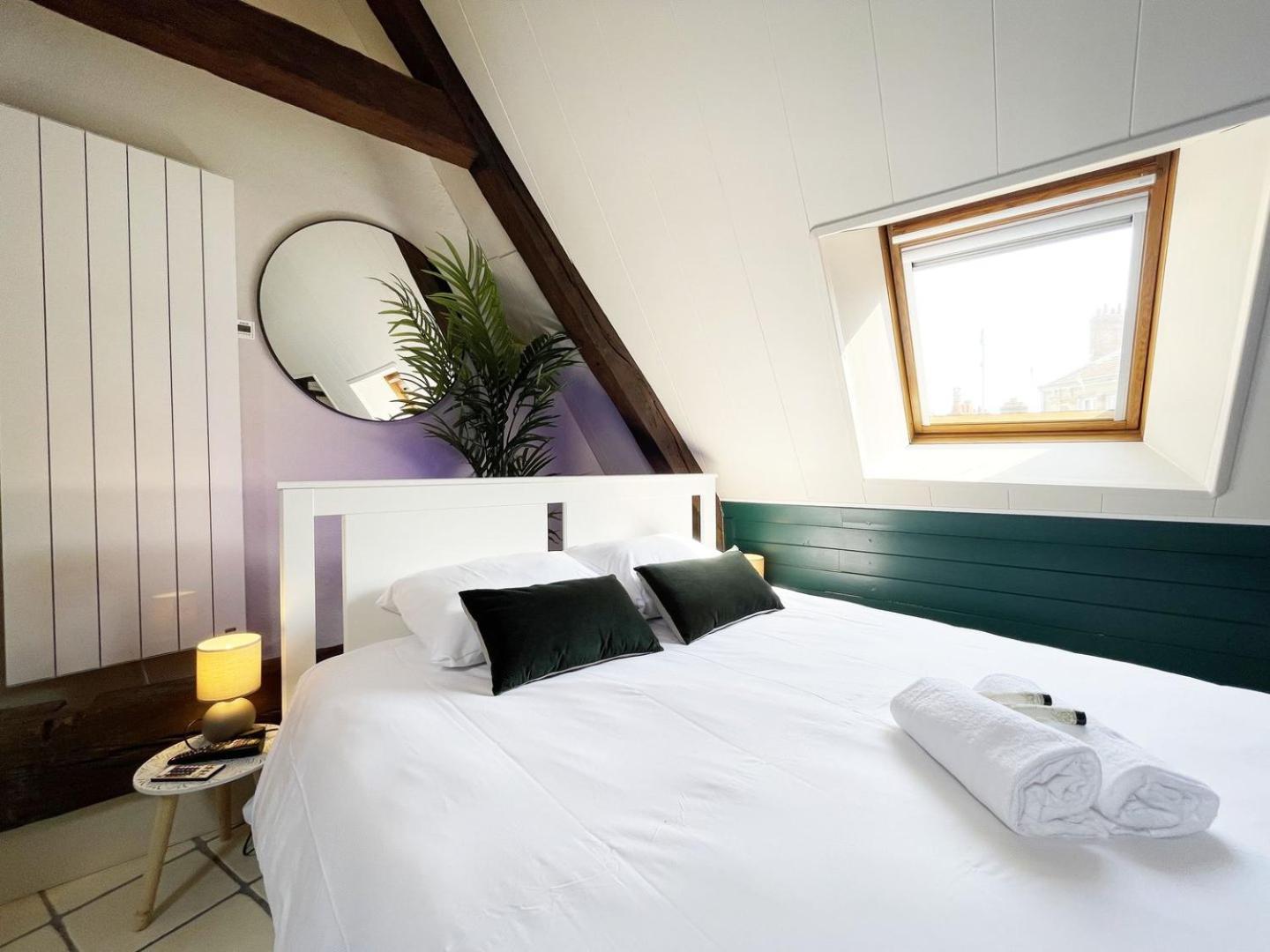 L'Atelier Des Reves Apartment Chartres Bagian luar foto