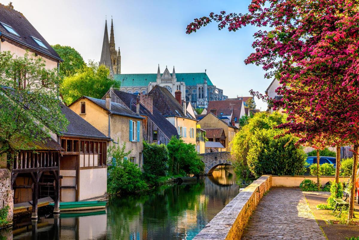 L'Atelier Des Reves Apartment Chartres Bagian luar foto